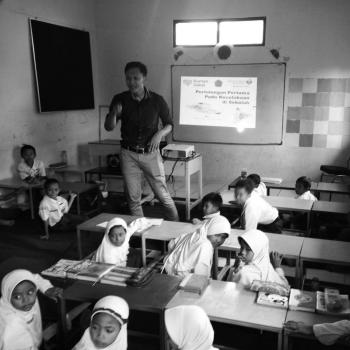 You are currently viewing Dosen Keperawatan Terlibat sebagai Guru Tamu di Pekan Berbagi senyum Rumah Zakat 2016