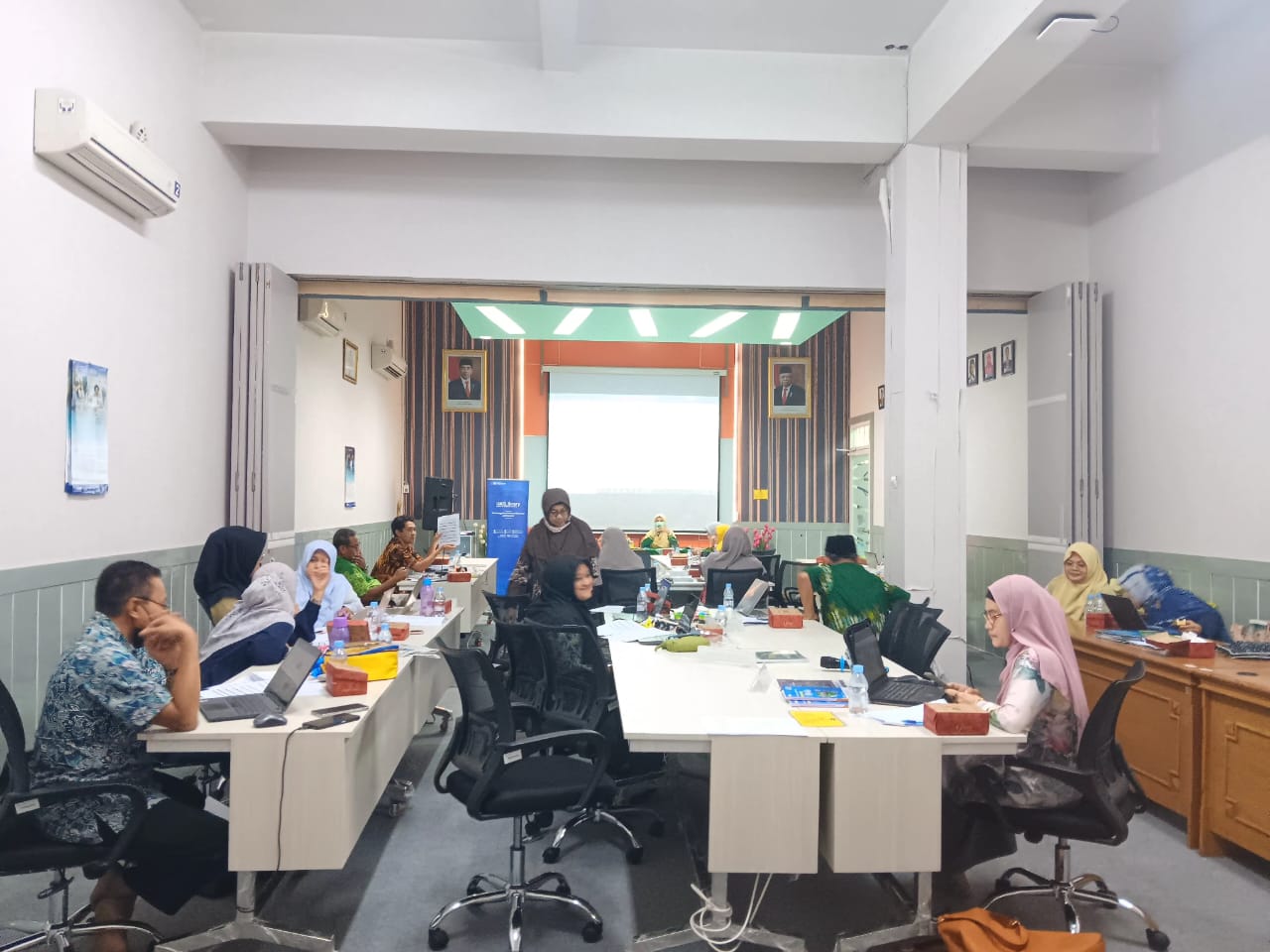 You are currently viewing Prodi Keperawatan UMS Lakukan Persamaan Persepsi Tim dalam Materi Modul Keperawatan