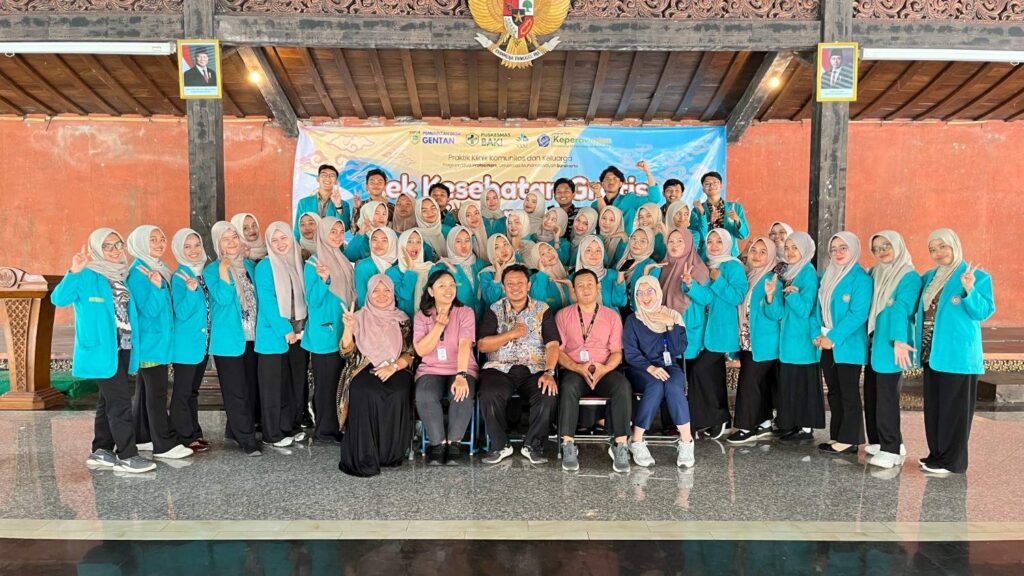 Read more about the article Mahasiswa Profesi Ners UMS Laksanakan Praktik Klinik Komunitas untuk Meningkatkan Kesehatan Masyarakat di Desa Gentan
